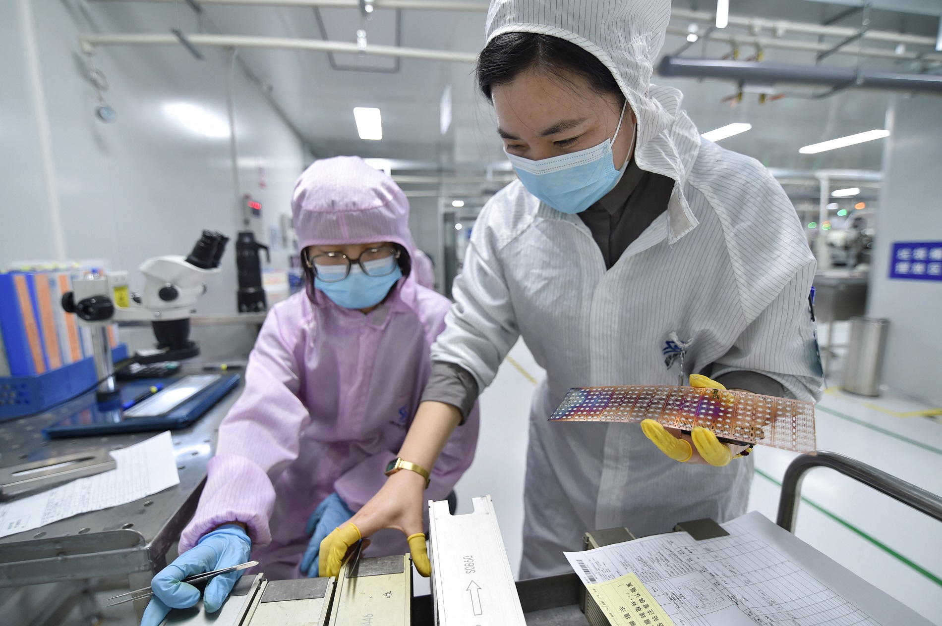 How China Built Tech Prowess: Chemistry Classes and Research Labs